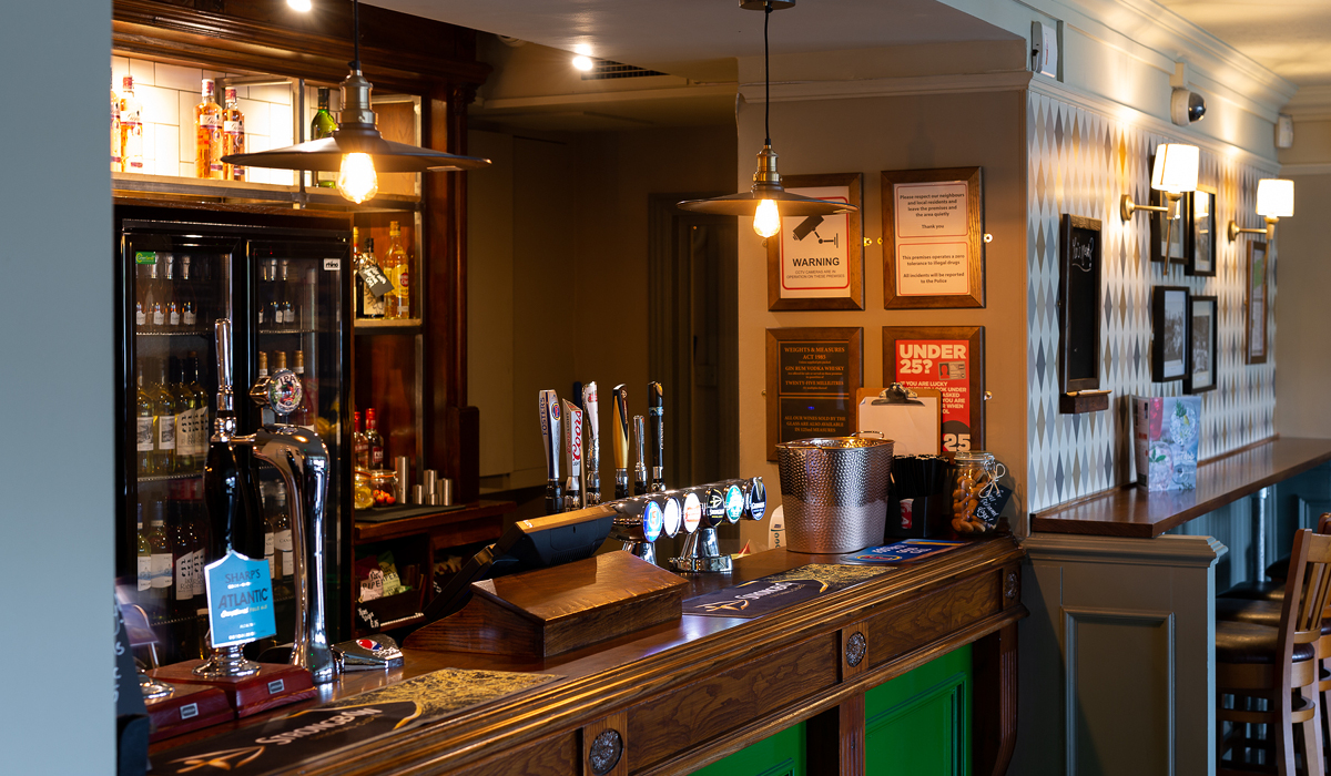 The Bedes Lea North Baddesley bar